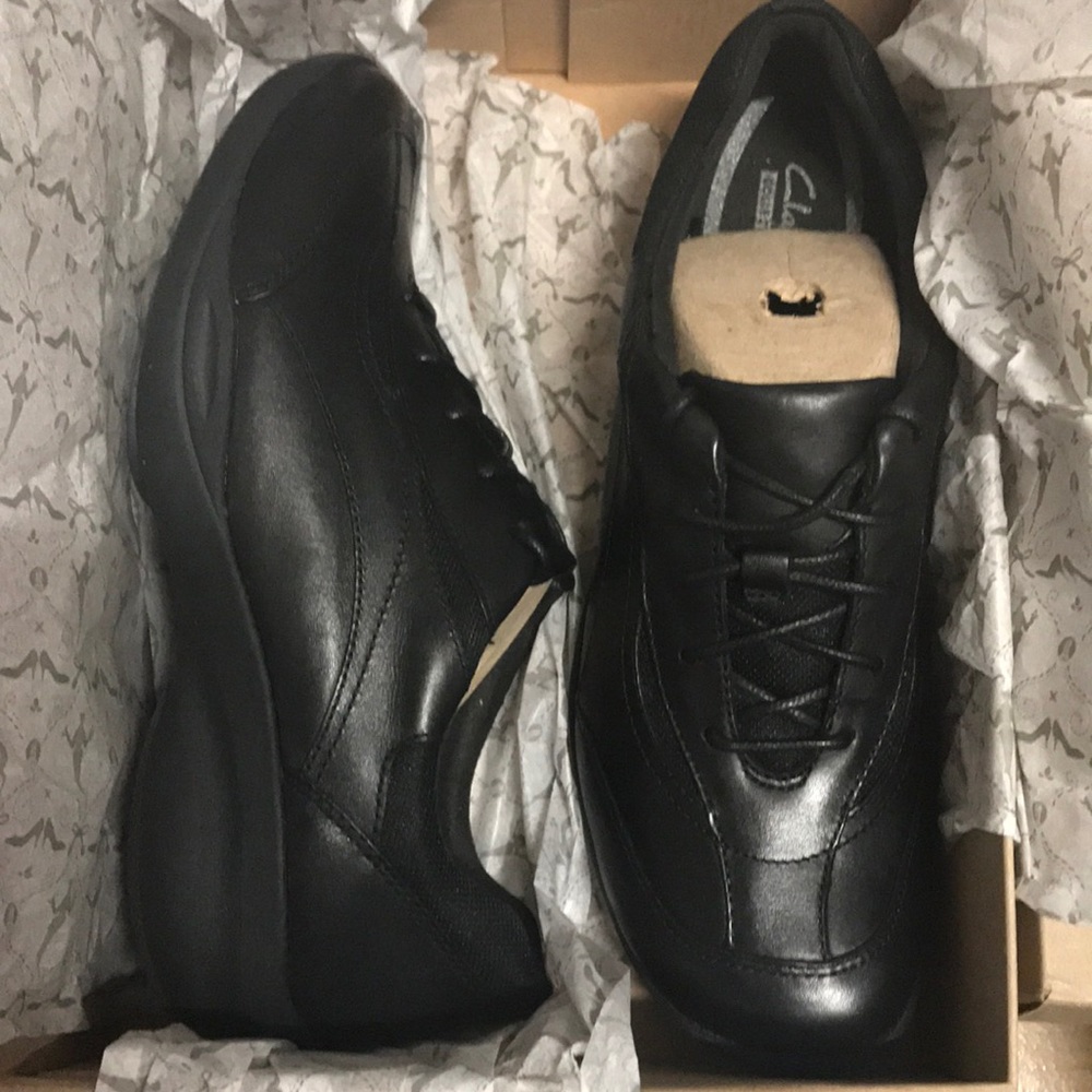 Clarks In-Motion Rock shoes. size 8W. Brand new.